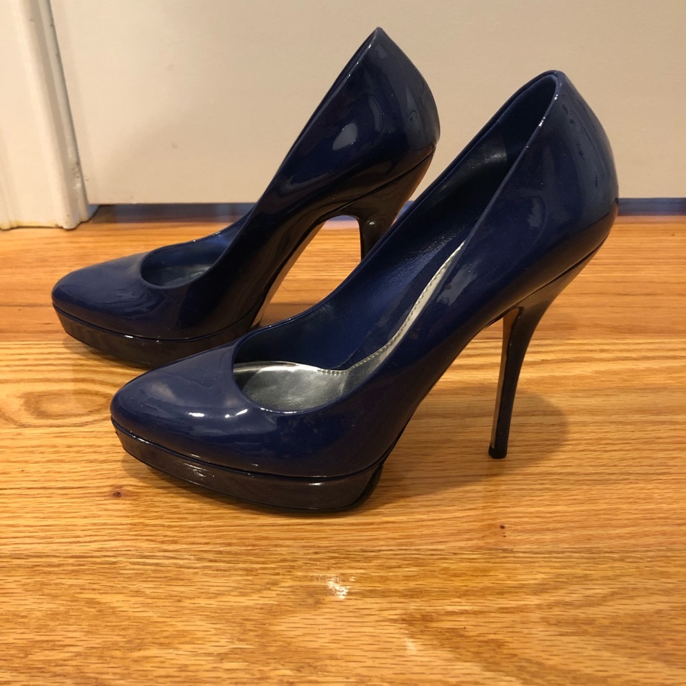 Gucci patent leather pumps
